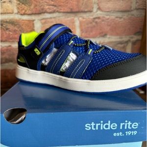 Stride Rite Boys Size 3W m2p Seaton brand New in Box